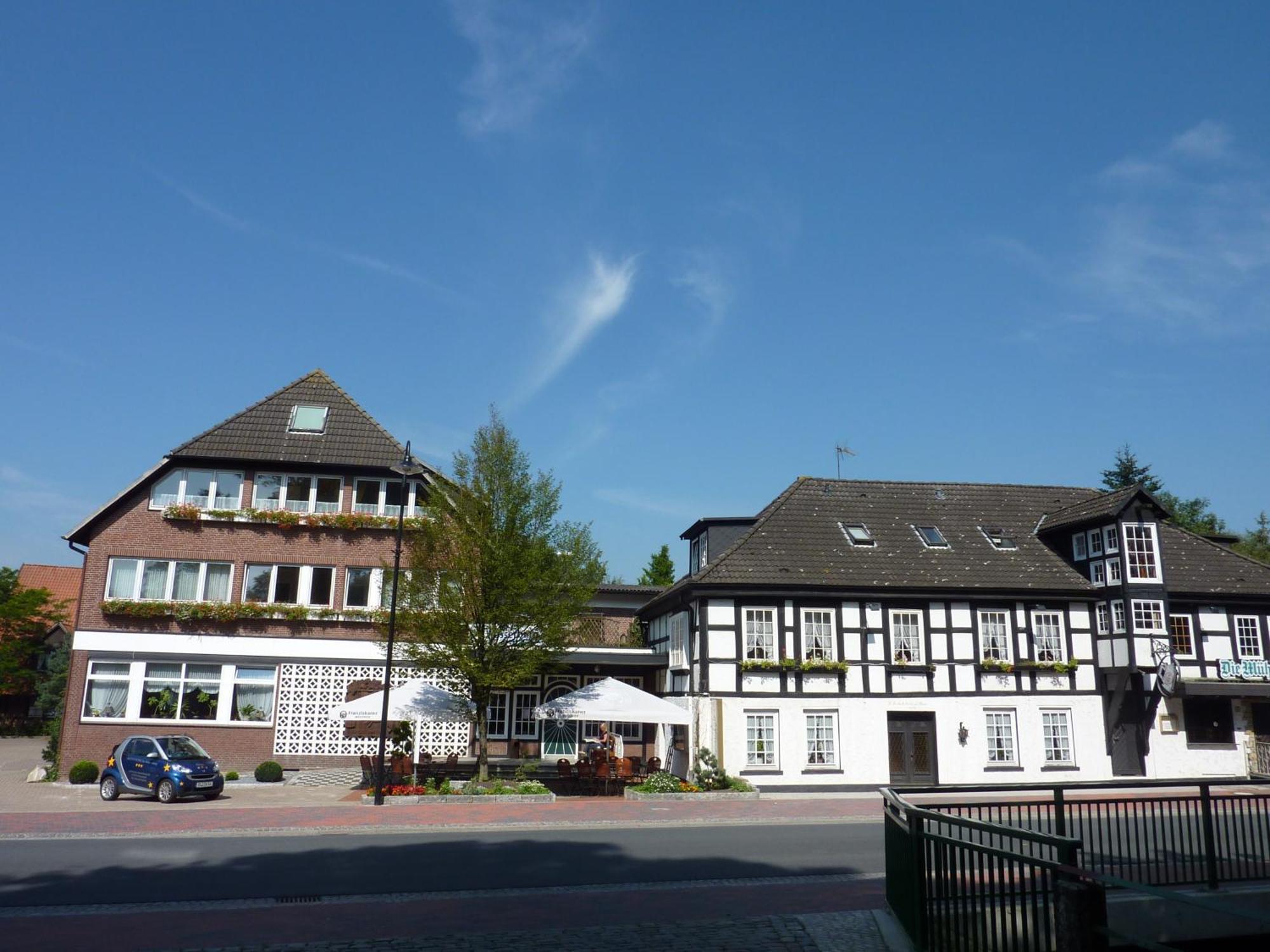 Akzent Hotel Zur Wasserburg - Hotel Garni Bed & Breakfast Harpstedt ภายนอก รูปภาพ