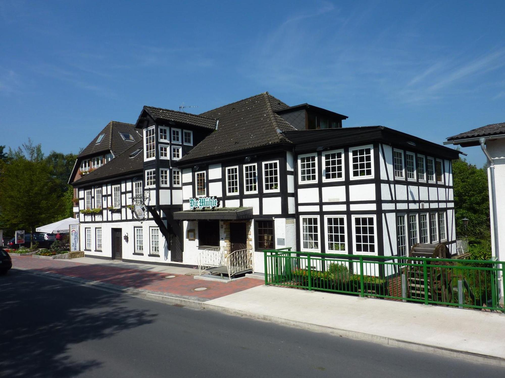 Akzent Hotel Zur Wasserburg - Hotel Garni Bed & Breakfast Harpstedt ภายนอก รูปภาพ