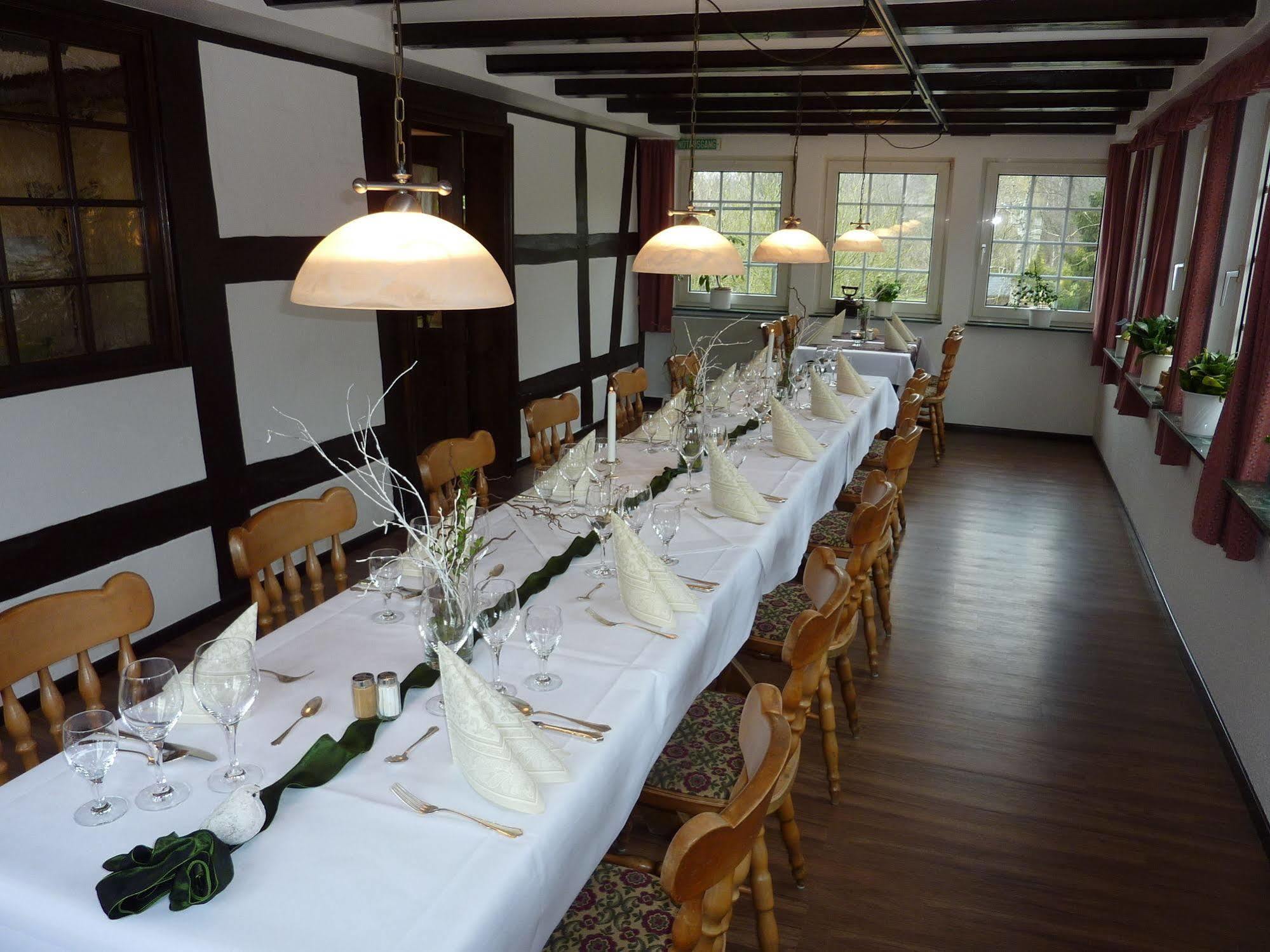 Akzent Hotel Zur Wasserburg - Hotel Garni Bed & Breakfast Harpstedt ภายนอก รูปภาพ