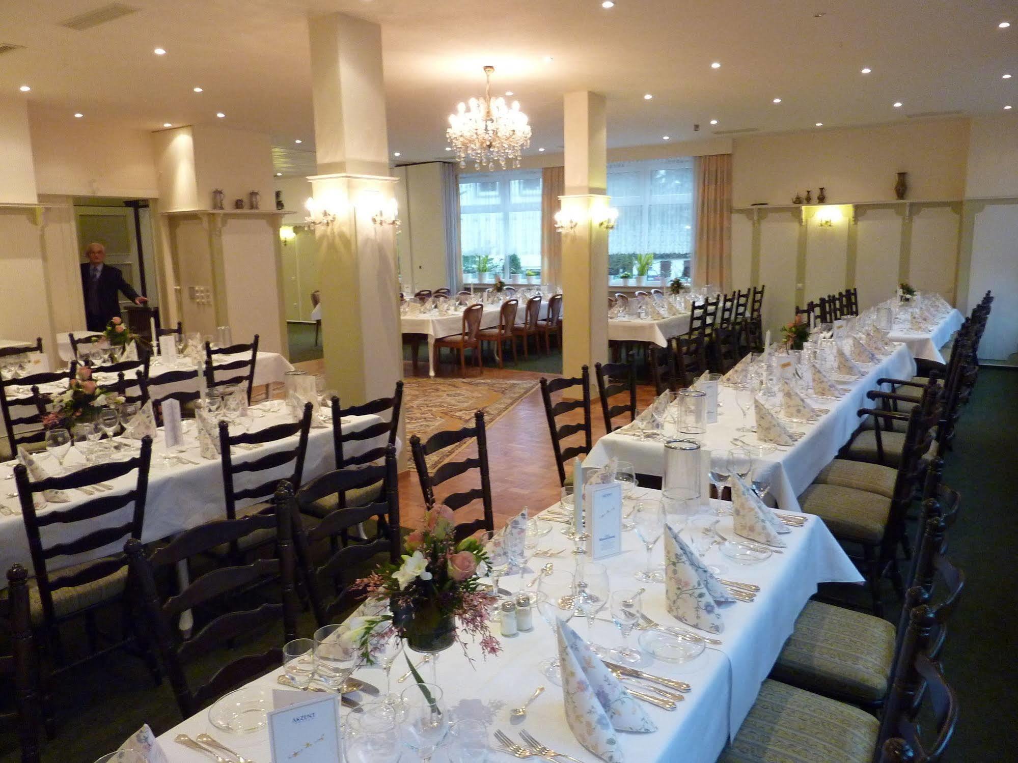 Akzent Hotel Zur Wasserburg - Hotel Garni Bed & Breakfast Harpstedt ภายนอก รูปภาพ