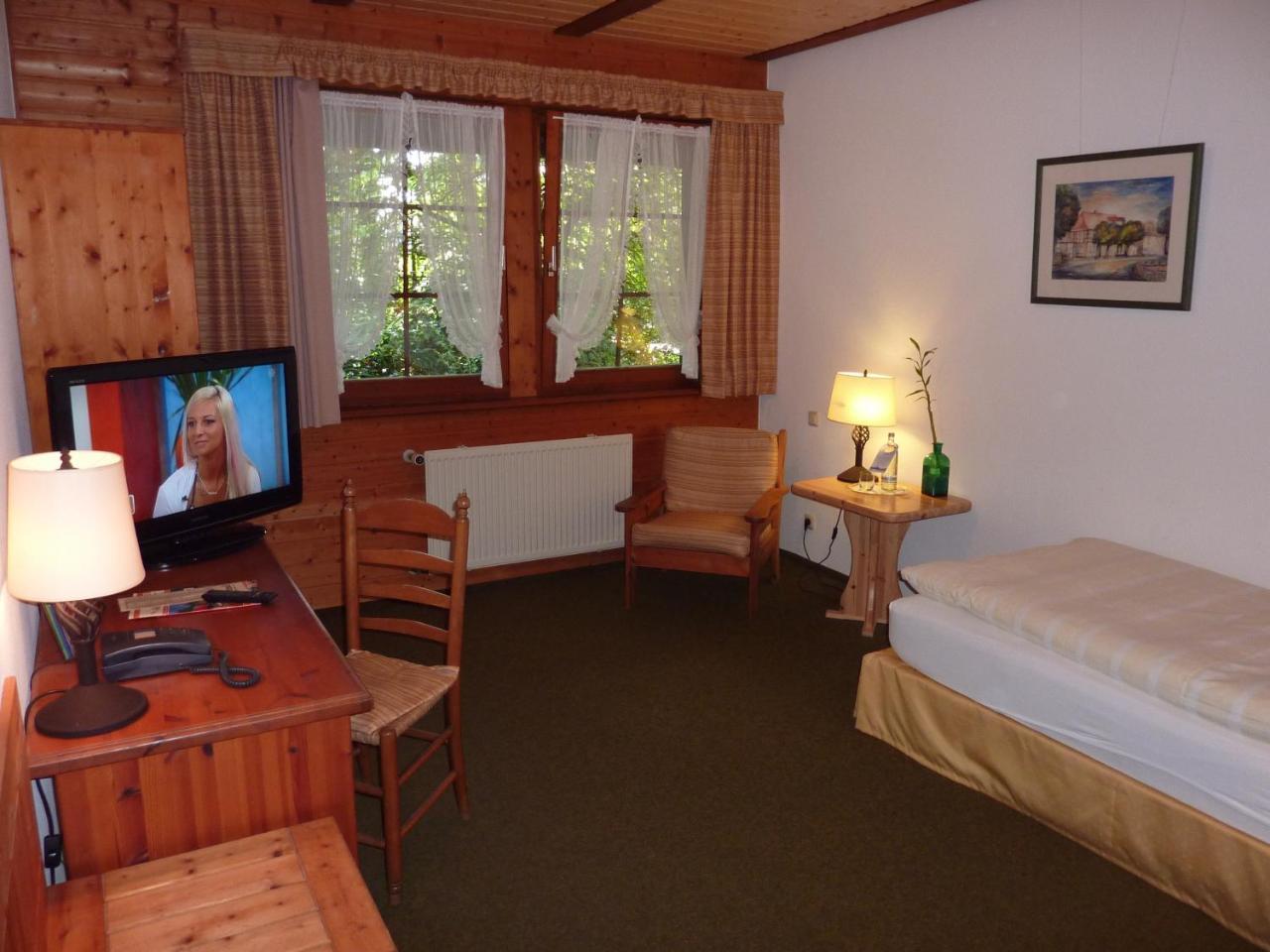 Akzent Hotel Zur Wasserburg - Hotel Garni Bed & Breakfast Harpstedt ภายนอก รูปภาพ